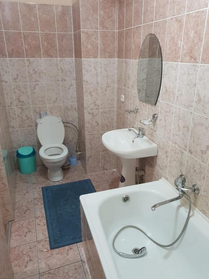 Karaganda Hotel Екстер'єр фото