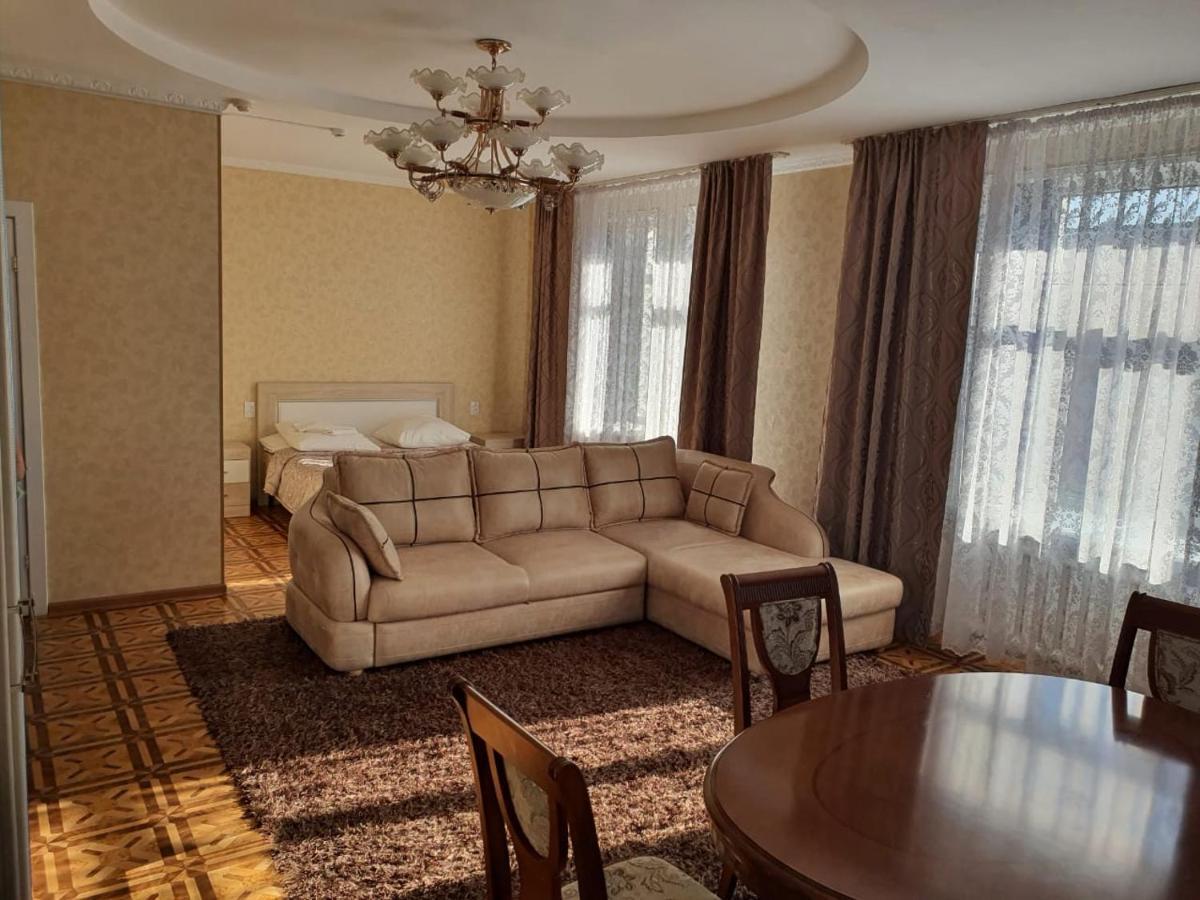 Karaganda Hotel Екстер'єр фото